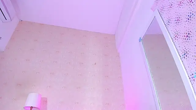 AMAIAA LOVE online show from October 7, 2025, 12:02 pm