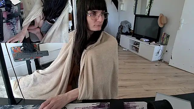 Snapshot of CeriseLapine chatting on November 27, 2025, 7:54 am CeriseLapine online show from November 27, 2025, 7:54 am