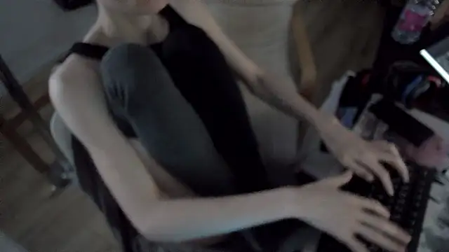 Snapshot of CeriseLapine chatting on January 9, 2026, 7:48 pm CeriseLapine online show from January 9, 2026, 7:48 pm