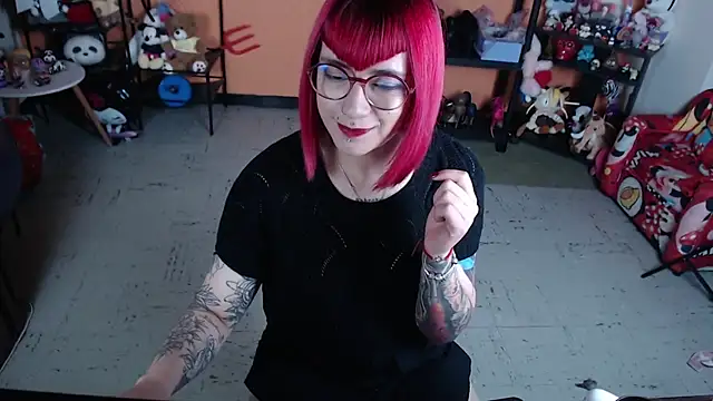 Snapshot of MissMiia2 chatting on April 17, 2026, 10:07 am MissMiia2 online show from April 17, 2026, 10:07 am