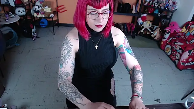 Snapshot of MissMiia2 chatting on April 21, 2026, 11:49 am MissMiia2 online show from April 21, 2026, 11:49 am