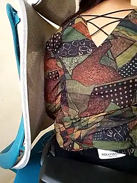 Indianhyna online show from September 26, 2025, 7:23 am