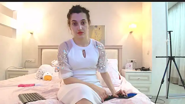 Iren online show from December 19, 2025, 11:12 pm