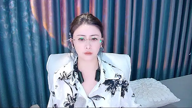 Snapshot of Daisy7_11 chatting on November 8, 2025, 1:22 pm Daisy7 11 online show from November 8, 2025, 1:22 pm