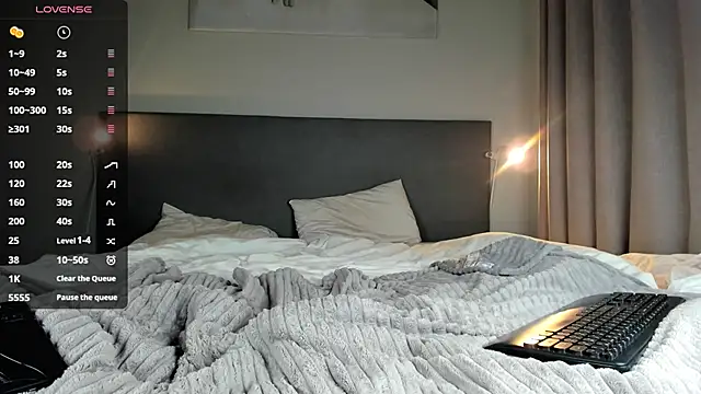 Snapshot of jesssicamooon chatting on March 2, 2025, 10:27 pm jesssicamooon online show from March 2, 2025, 10:27 pm