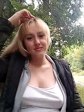 Snapshot of SherryOutdoor1 chatting on October 9, 2025, 8:23 am SherryOutdoor1 online show from October 9, 2025, 8:23 am