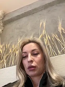 Diamond Bunny  online show from March 24, 2026, 3:06 pm