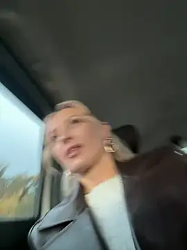 Diamond Bunny  online show from March 25, 2026, 3:51 pm