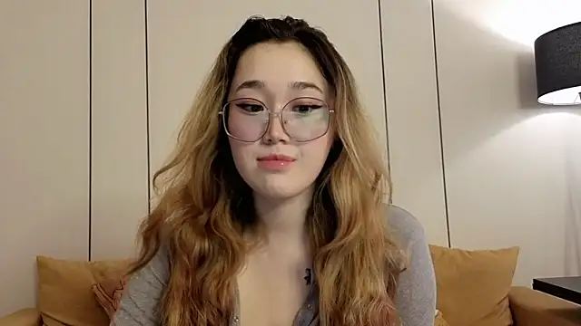 Jennatyan online show from March 26, 2026, 11:49 am