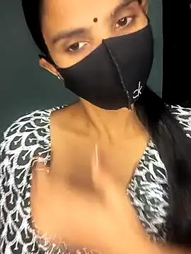 cute simmy0 online show from March 26, 2026, 3:28 pm