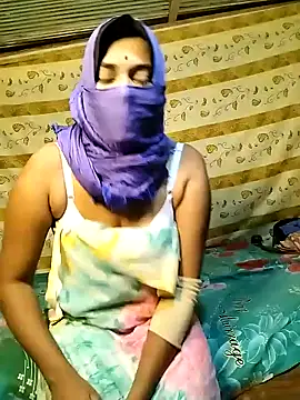 Snapshot of Pathima18 chatting on December 2, 2024, 3:47 pm Pathima18 online show from December 2, 2024, 3:47 pm