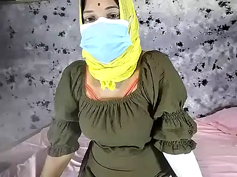 Snapshot of Pathima18 chatting on December 13, 2024, 3:27 am Pathima18 online show from December 13, 2024, 3:27 am