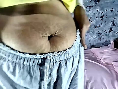 Snapshot of Pathima18 chatting on December 16, 2024, 6:10 am Pathima18 online show from December 16, 2024, 6:10 am