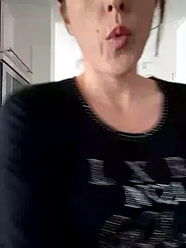 Snapshot of Hexe12346 chatting on March 12, 2025, 11:09 am Hexe12346 online show from March 12, 2025, 11:09 am