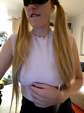 Snapshot of Hexe12346 chatting on October 23, 2025, 5:40 am Hexe12346 online show from October 23, 2025, 5:40 am