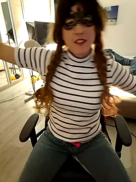 Snapshot of Hexe12346 chatting on November 10, 2025, 5:01 pm Hexe12346 online show from November 10, 2025, 5:01 pm