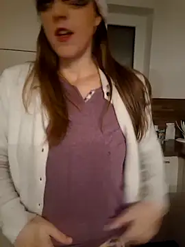 Snapshot of Hexe12346 chatting on December 17, 2025, 6:30 am Hexe12346 online show from December 17, 2025, 6:30 am