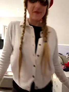 Snapshot of Hexe12346 chatting on December 22, 2025, 5:54 pm Hexe12346 online show from December 22, 2025, 5:54 pm