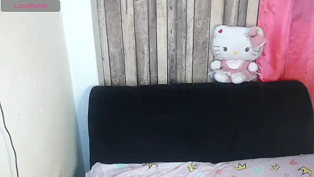 Snapshot of rosa_pretty chatting on September 30, 2025, 7:02 am rosa pretty online show from September 30, 2025, 7:02 am