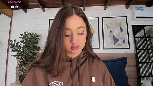 Snapshot of MiaKay1 chatting on December 5, 2025, 3:37 am MiaKay1 online show from December 5, 2025, 3:37 am