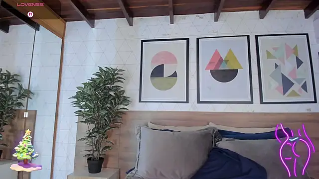 Snapshot of MiaKay1 chatting on December 19, 2025, 3:35 am MiaKay1 online show from December 19, 2025, 3:35 am