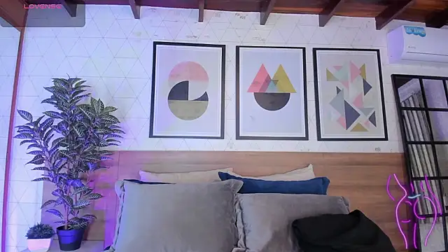 Snapshot of MiaKay1 chatting on February 2, 2026, 3:38 am MiaKay1 online show from February 2, 2026, 3:38 am