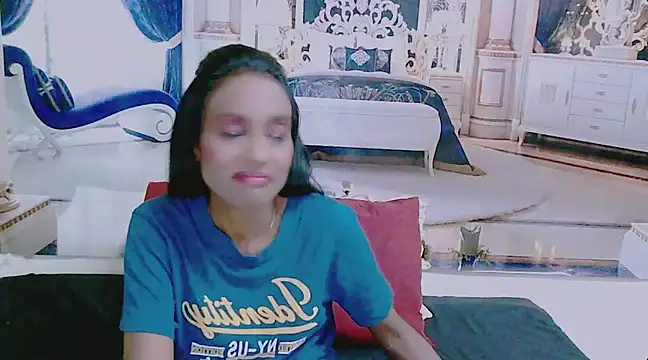 Snapshot of IndianLoveBug chatting on December 6, 2024, 4:36 am IndianLoveBug online show from December 6, 2024, 4:36 am