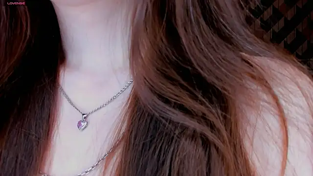 EvaBradley online show from January 2, 2025, 3:40 pm