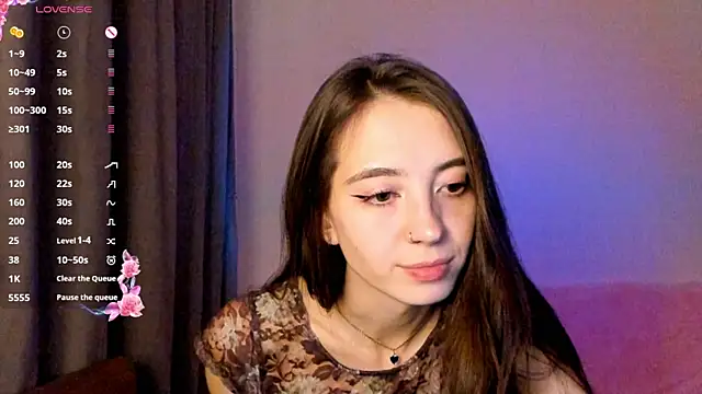 EvaBradley online show from October 22, 2025, 6:51 pm