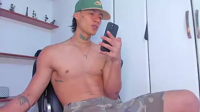 Jonryder  online show from May 18, 2026, 12:40 am
