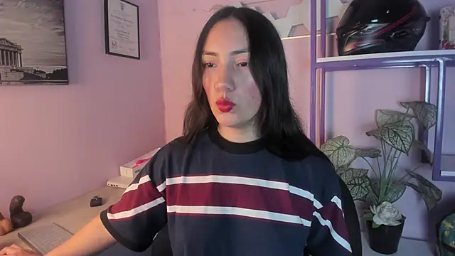 Snapshot of Scarlett__Fox__ chatting on April 6, 2026, 11:33 am Scarlett Fox online show from April 6, 2026, 11:33 am