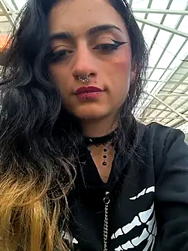 Lila Desiree online show from March 3, 2025, 10:31 pm