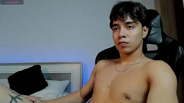 facebaby1 online show from November 30, 2025, 3:21 am