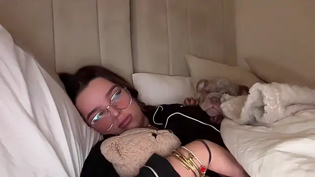 maisiesmithx online show from February 3, 2025, 1:19 am