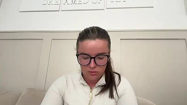 maisiesmithx online show from September 9, 2025, 12:37 pm