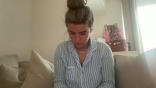 maisiesmithx online show from October 28, 2025, 12:09 pm