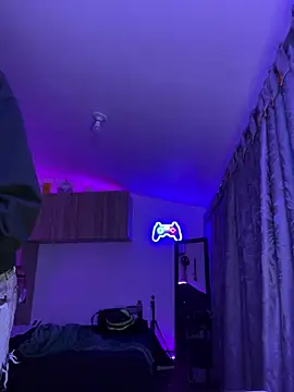 sue   0 online show from March 18, 2025, 12:05 am