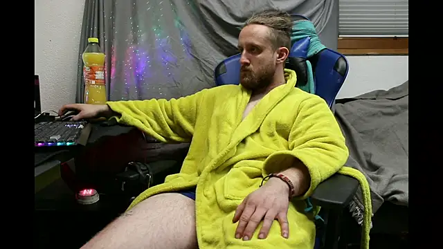 Snapshot of DrownMentallyyy chatting on January 7, 2025, 6:05 am DrownMentallyyy online show from January 7, 2025, 6:05 am