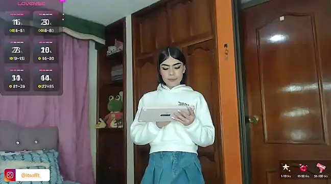 Snapshot of cuttebabe_ chatting on January 9, 2025, 3:26 am cuttebabe  online show from January 9, 2025, 3:26 am