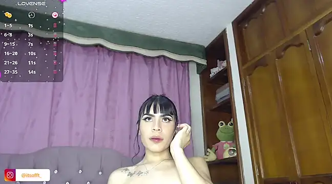 Snapshot of cuttebabe_ chatting on February 2, 2025, 1:02 am cuttebabe  online show from February 2, 2025, 1:02 am