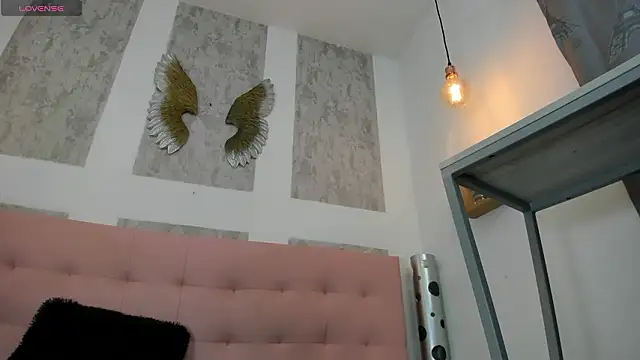 zhamira 21 online show from February 25, 2026, 9:35 pm