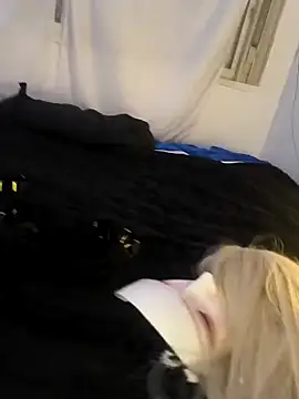 Snapshot of Deepsylove chatting on September 20, 2025, 8:32 pm Deepsylove online show from September 20, 2025, 8:32 pm