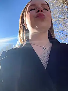 mur girl online show from April 20, 2026, 1:47 pm