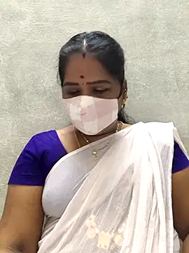 Snapshot of MaaliiiPonuTamil chatting on May 5, 2026, 4:48 pm MaaliiiPonuTamil online show from May 5, 2026, 4:48 pm