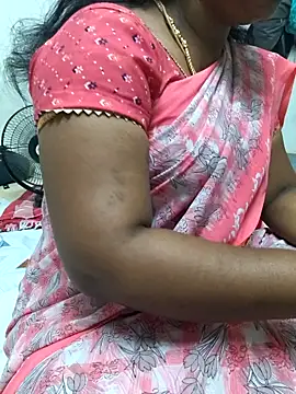 Snapshot of MaaliiiPonuTamil chatting on May 14, 2026, 5:09 pm MaaliiiPonuTamil online show from May 14, 2026, 5:09 pm