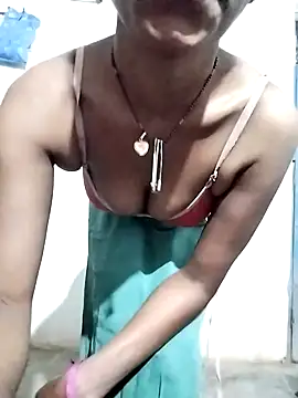 MAAYRA0809 online show from February 3, 2025, 2:14 am