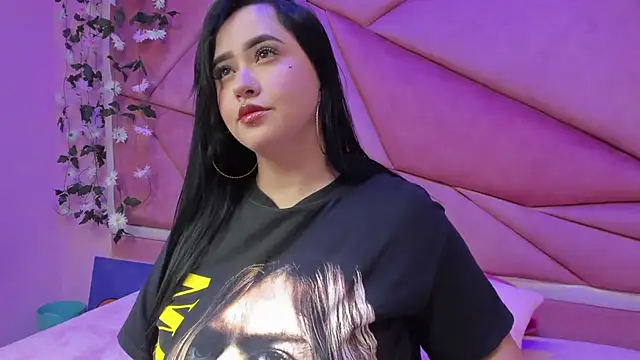 Victoria Rossy online show from October 6, 2025, 7:33 pm