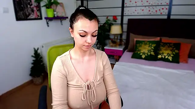 TessaaJoy online show from December 3, 2025, 5:15 am