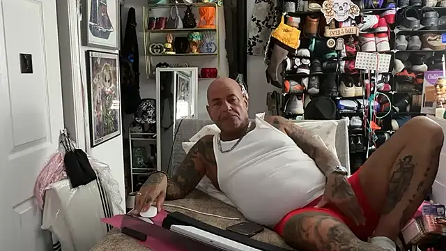 Snapshot of joeytatts66 chatting on February 14, 2026, 3:25 am joeytatts66 online show from February 14, 2026, 3:25 am