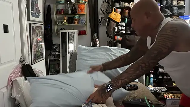 Snapshot of joeytatts66 chatting on February 21, 2026, 3:18 am joeytatts66 online show from February 21, 2026, 3:18 am